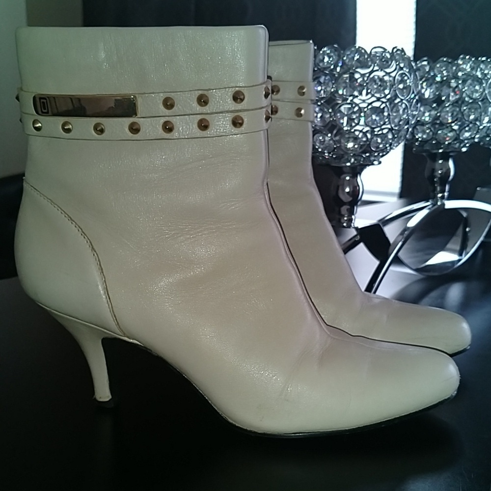 Bandolino Cream Beige Off White Boots Booties